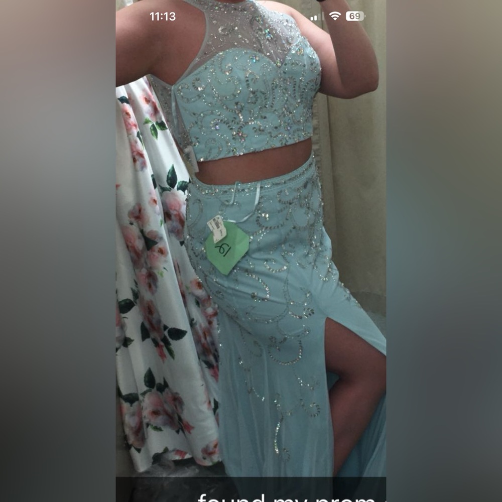 The Winner dress
